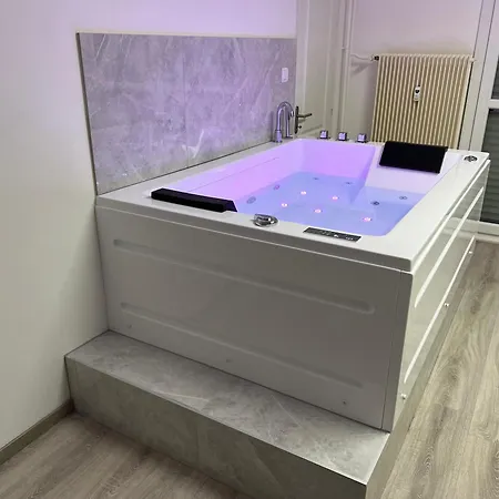 Avec Jacuzzi Proche Du Centre شقة ستراسبورغ